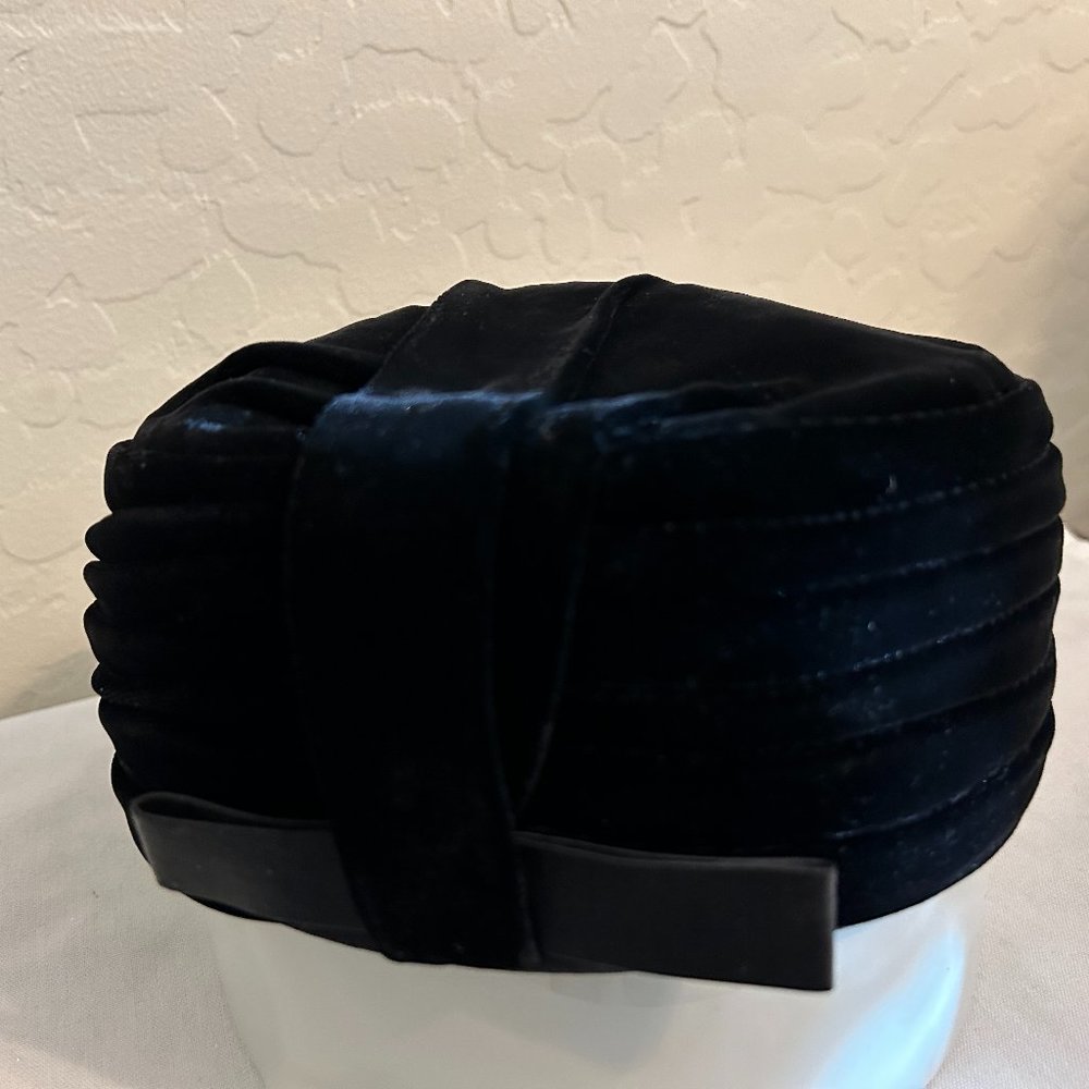 Vintage Lisette pill box hat.